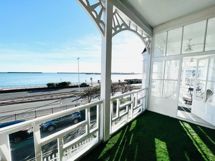 Flat 4 Marine Parade House, 1 East Cliff- Next To Dover Port, White Cliffs, Beach, Castle Екстер'єр фото
