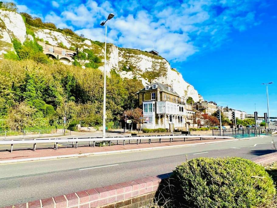 Flat 4 Marine Parade House, 1 East Cliff- Next To Dover Port, White Cliffs, Beach, Castle Екстер'єр фото
