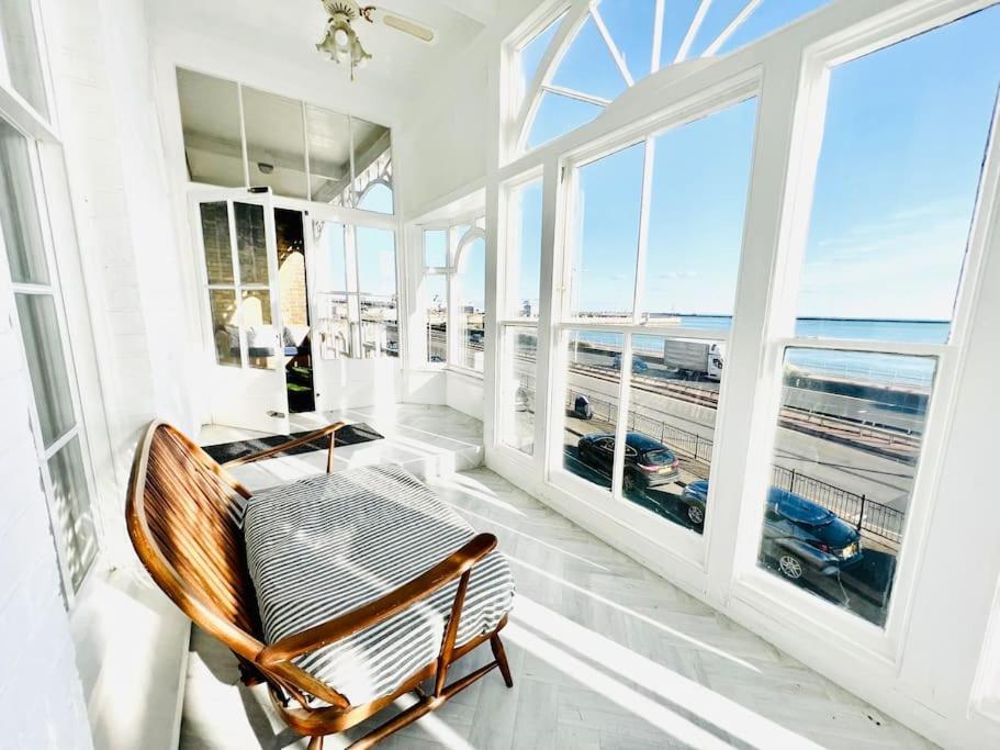 Flat 4 Marine Parade House, 1 East Cliff- Next To Dover Port, White Cliffs, Beach, Castle Екстер'єр фото