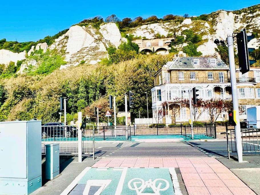 Flat 4 Marine Parade House, 1 East Cliff- Next To Dover Port, White Cliffs, Beach, Castle Екстер'єр фото