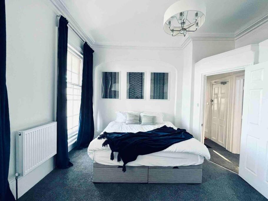 Flat 4 Marine Parade House, 1 East Cliff- Next To Dover Port, White Cliffs, Beach, Castle Екстер'єр фото